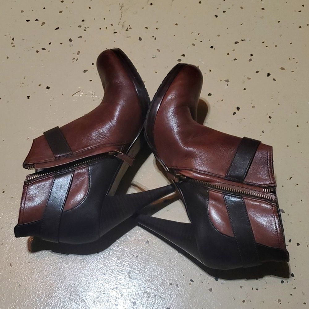 Cole Haan Leathet Ankle Boots SIZE 10 1/2 B
